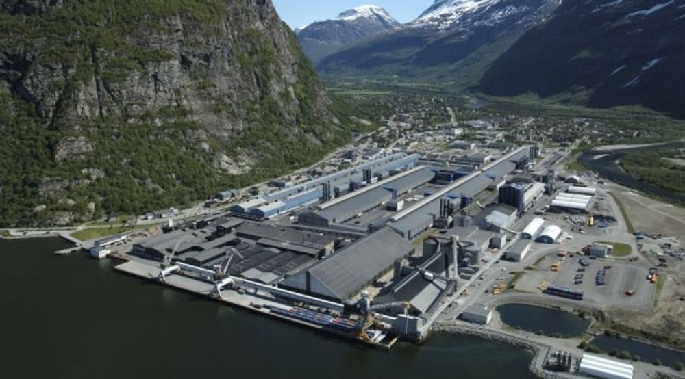Hydro har flere aluminiumsverk i Norge, som dette i Sunndal, men har til sammen omtrent 16 000 ansatte i mer enn hundre land.