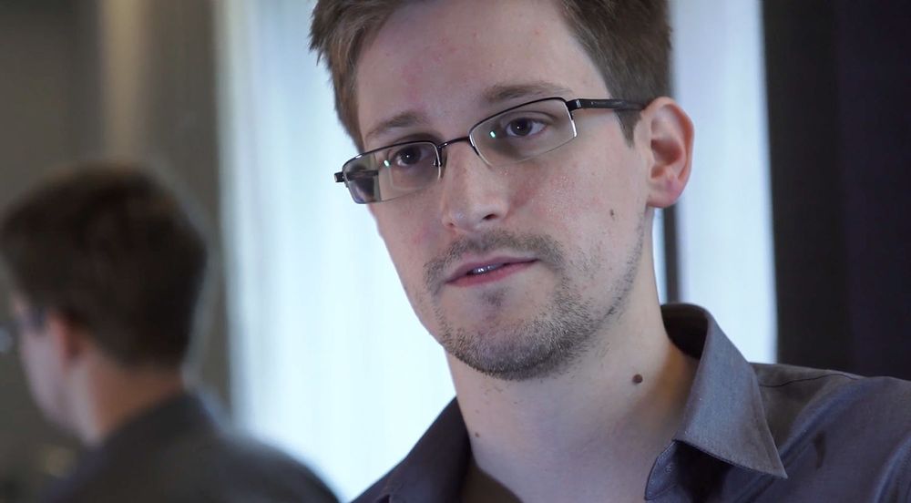 Den spionsiktede NSA-varsleren Edward Snowden har fått jobb i Russland.