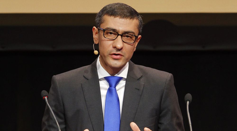 Toppsjef i Nokia Siemens,Rajeev Suri, får nå bare en eier etter at Nokia kjøper ut sin tyske partner. Selskapet han leder har kuttet knallhardt i kostnadene det siste året og tjener nå penger. 