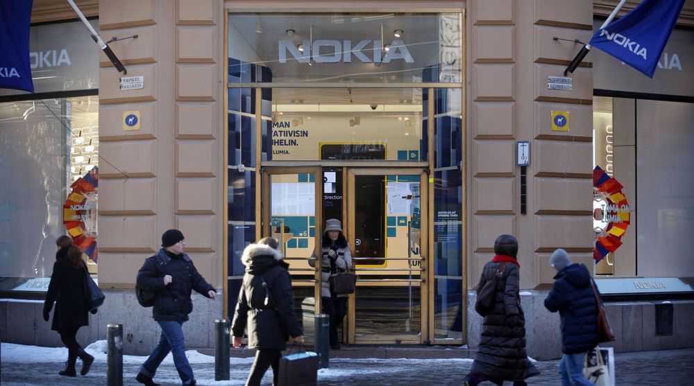 Nå glipper selv hjemmemarkedet for Nokia. Her fra selskapets flaggskip-butikk i Helsinki, det eneste gjenværende i verden.