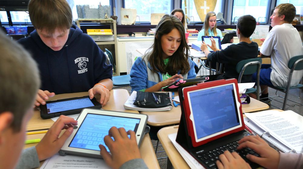 Norske ungdomsskoleelever ligger stort sett godt an når det gjelder kunnskaper og bruk av IKT. Men det er i liten grad skolenes fortjeneste.