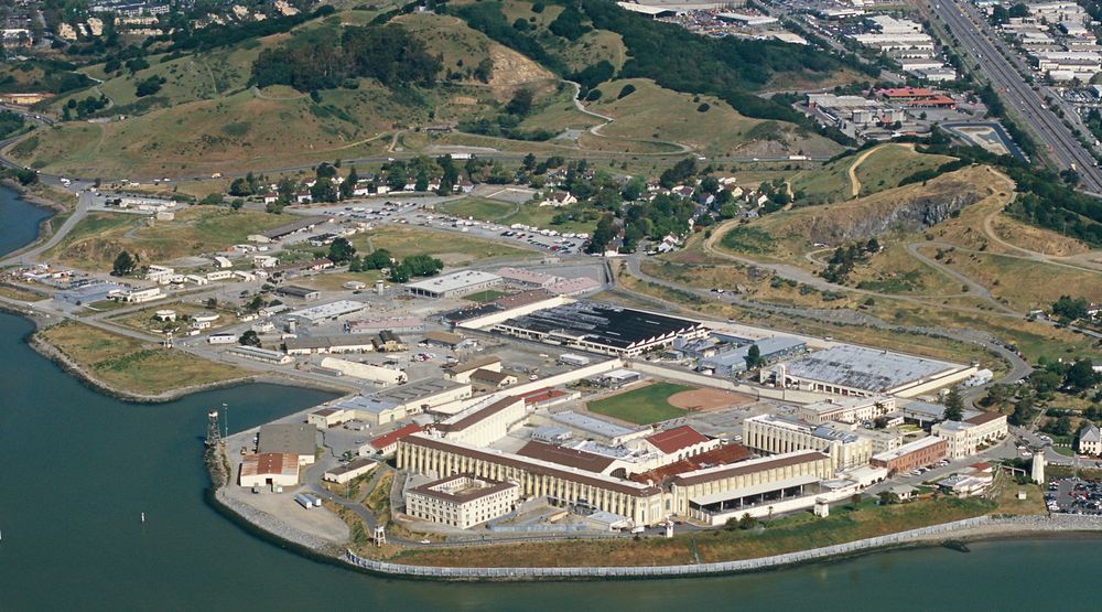 San Quentin ved San Francisco er et av USAs største fengsler. 18 av de over 4.000 innsatte får nå opplæring i webprogrammering.