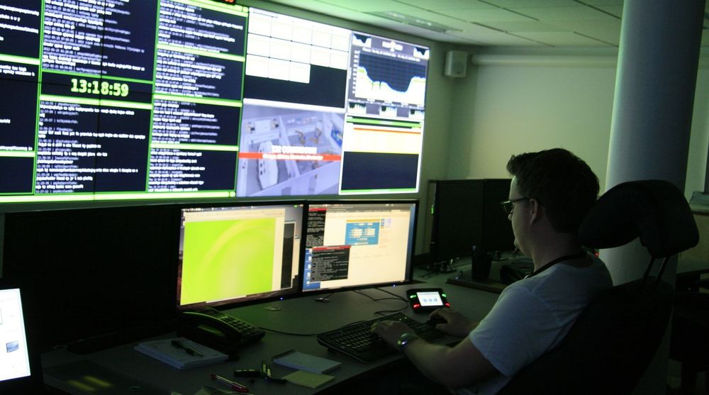 Bildet er fra kommandosentralen til NorCERT, som overvåker angrep mot kritisk infrastruktur i Norge. (Illustrasjonsfoto)