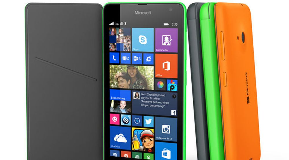 Microsofts første Lumia-telefon uten Nokia-varemerket kommer i salg i noen land i løpet av november.