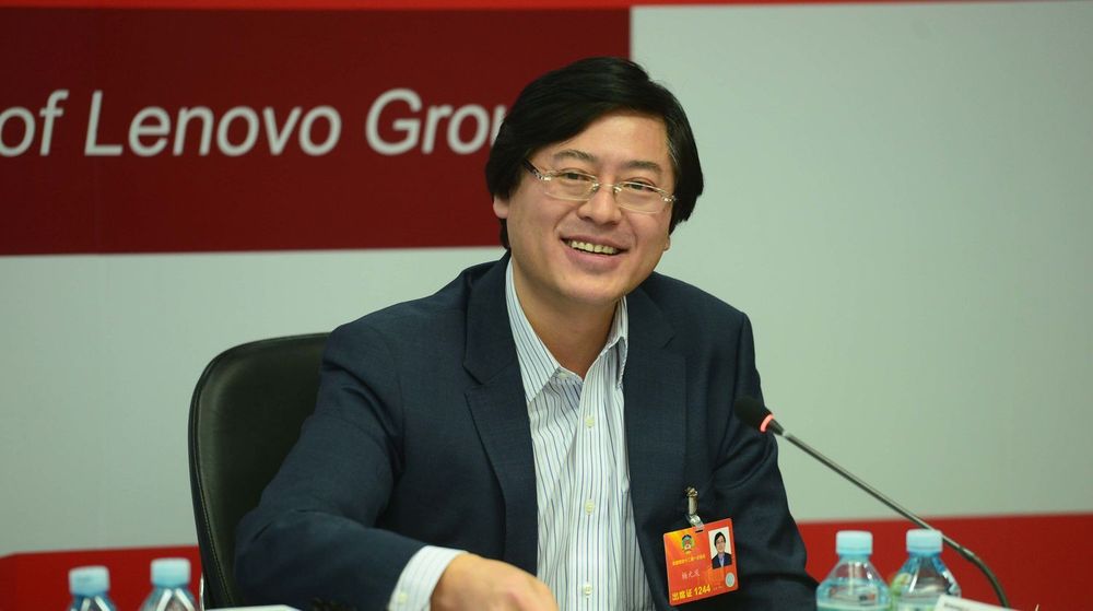 Lenovo-toppsjef Yang Yuanqing virker tilfreds med veksten til selskapet, selv om omsetningen totalt sett i forrige kvartal var lavere enn det analytikere hadde ventet.