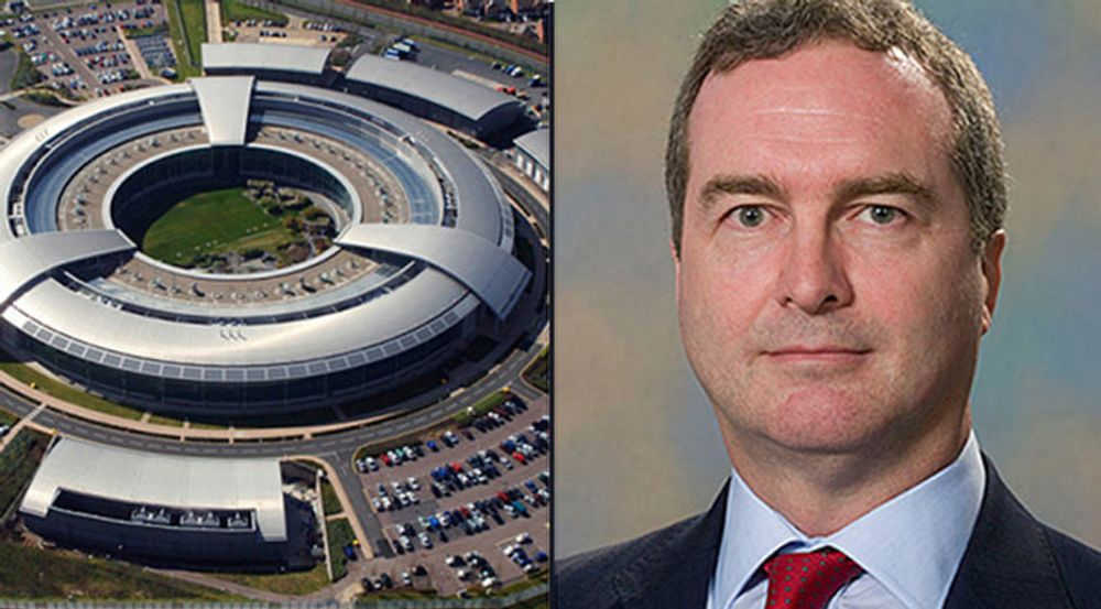 Den britiske spionsjefen Robert Hannigan i GCHQ mener nettgigantene lukker øynene for realiteten.