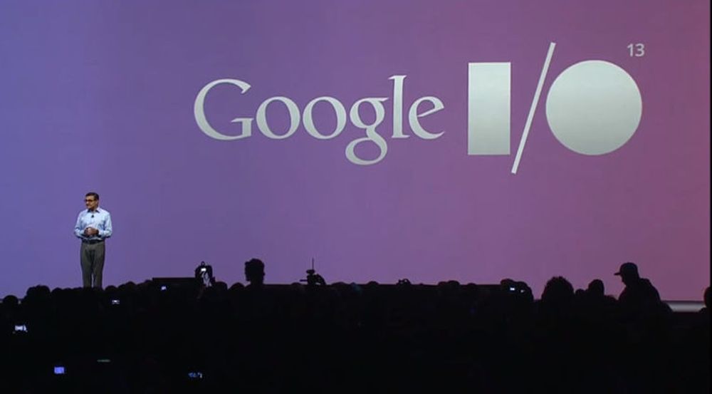 Vic Gundotra, Senior Vice President, Engineering ved Google, innledet hovedtalen.