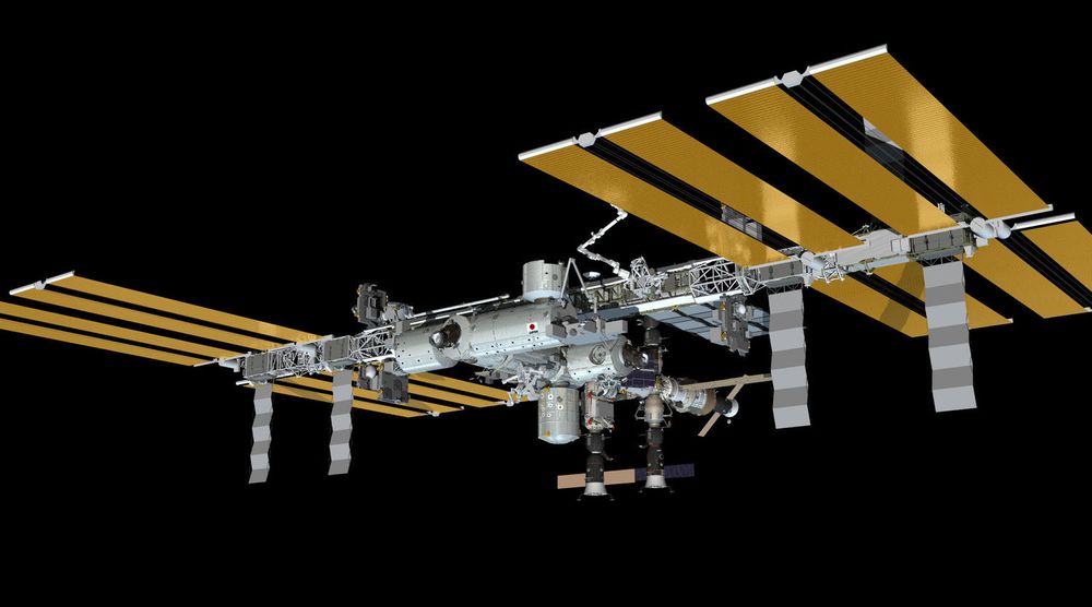 Tegning av ISS slik den vil se ut den 30. mai 2013. Da vil tre ulike romfartøyet (Soyuz 35, Soyuz 34 og Progress 50) være fortøyd i romstasjonen.