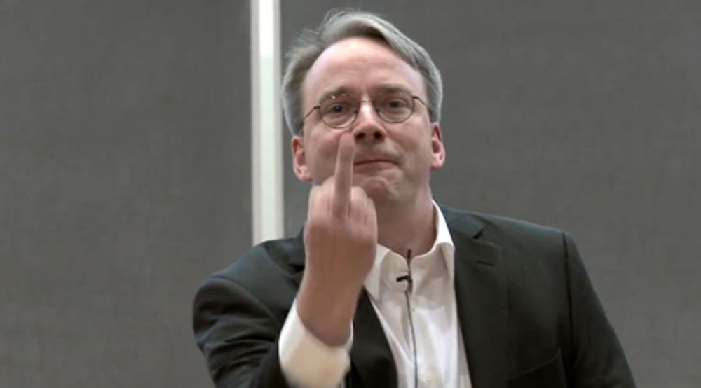 Linux-oppfinner Linus Torvalds har ikke for vane å legge bånd på seg. Bildet er fra et et Youtube-klipp i fjor hvor han ba grafikkortprodusent Nvidia «dra til helvete».