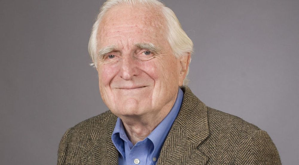 Med Douglas Engelbart har en stor visjonær gått bort. Selv om han mente hans drøm ikke ble virkeliggjort i hans levetid, har han satt avgjørende spor etter seg i datautviklingen, skriver Arild Haraldsen som selv traff Engelbart i 1999.