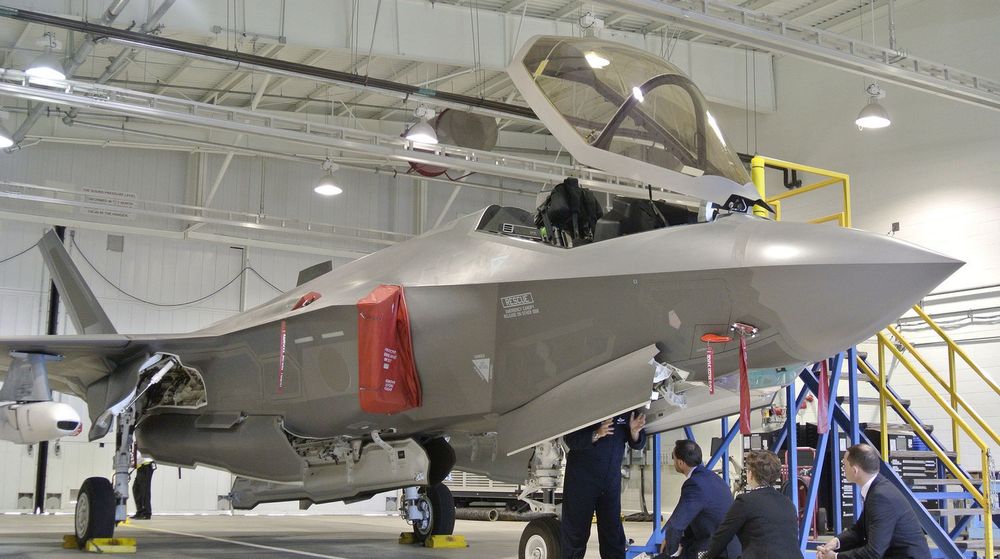 F-35: Kronprins Håkon og representanter fra Forsvarsdepartementet på omvisning hos Lockheed Martin.