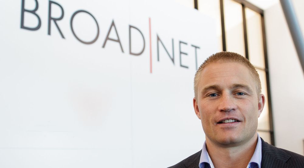 Ole E. Pedersen gir seg som toppsjef for fiber-utfordreren Broadnet etter halvannet år i sjefstolen. Inn kommer en ennå ukjent person med internasjonal erfaring, skriver selskapet i en melding.