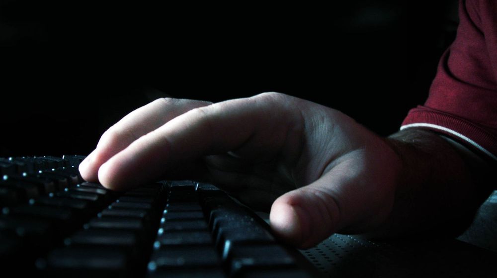 Politiet har tiltalt tre personer i alderen 16 til 20 år for DDoS-angrep mot en rekke nettsider, deriblandt digi.no.