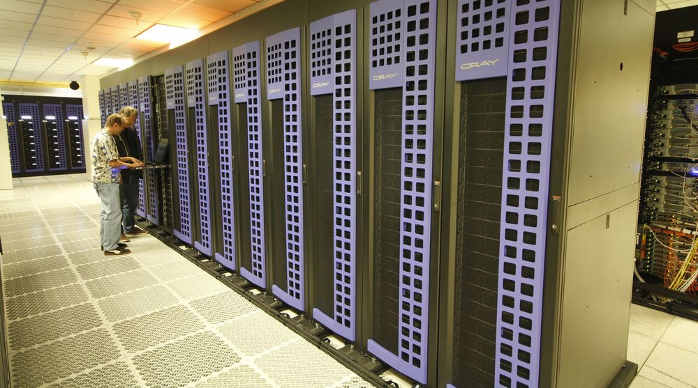 Superdatamaskinen Catalyst bruker SSD-er som ikke-flyktig minne, ikke bare til mer varig lagrings. Dette åpner for nye tilnærminger innen avansert simulering og databehandling.