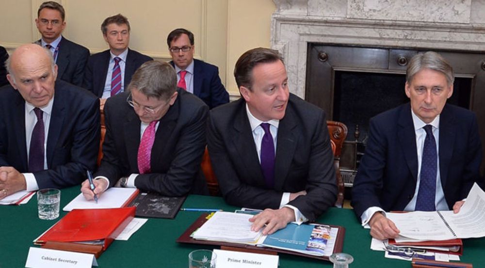 Sikkerhetshensyn tvinger David Cameron og hans regjeringskolleger til å holde seg til papir.