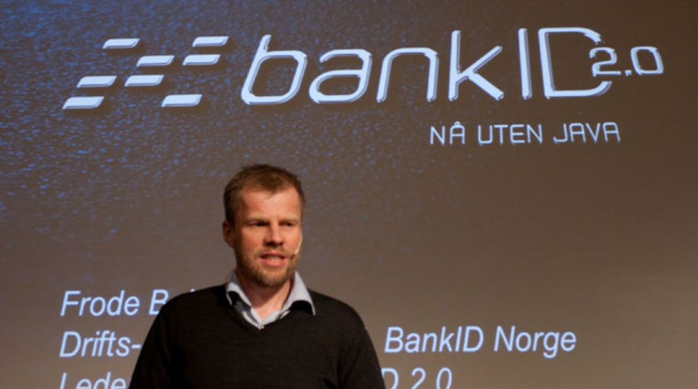 Frode B. Nilsen i BankID under en presentasjon av planene om ny løsning våren 2013. Nå er den Java-frie tjenesten klar til bruk.
