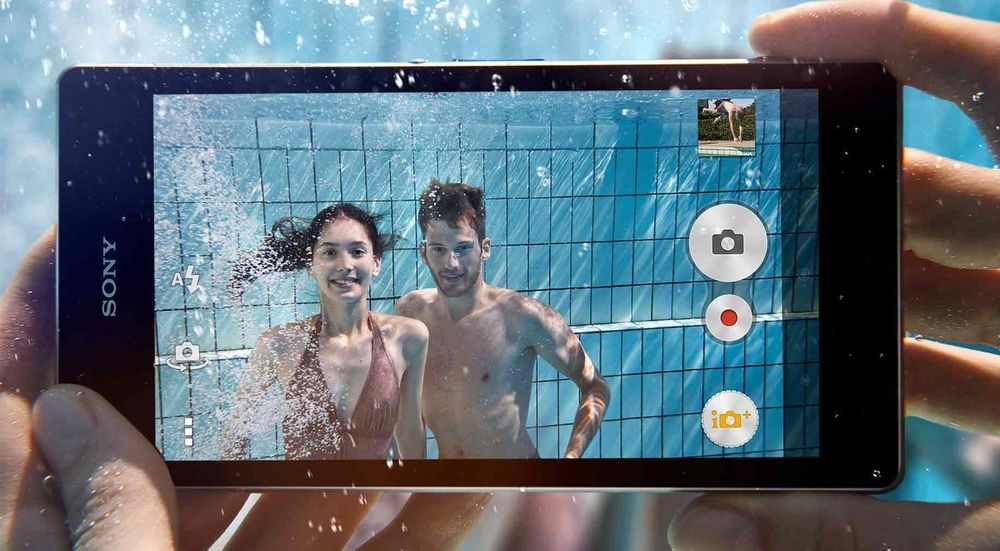 Sony Xperia Z1 tåler å bli brukt under vann, riktignok begrenset til 1,5 meters dybde.
