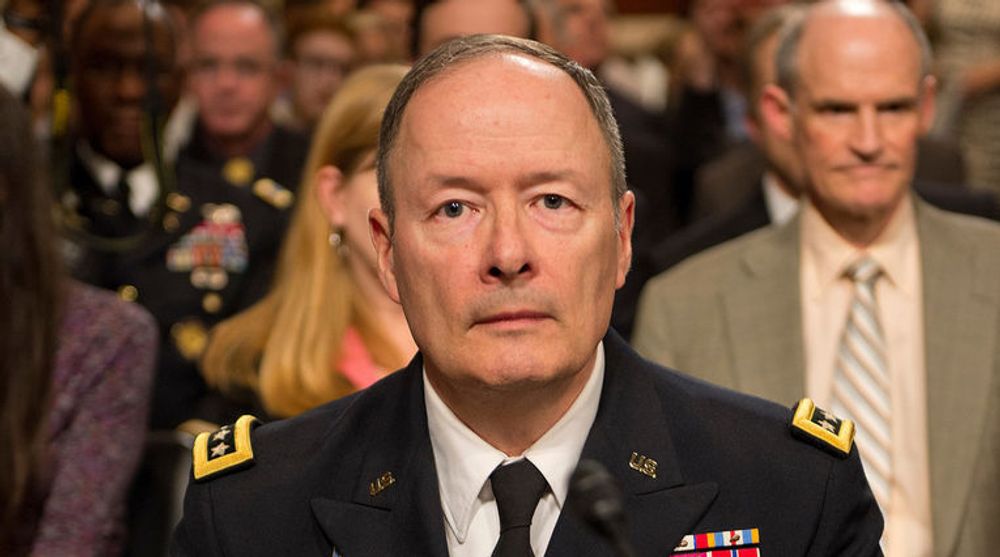 NSA-topp, General Keith Alexander, er under stort press. Et utvalg nedsatt av president Barack Obama vil stramme kraftig inn på bruken av overvåkning. 