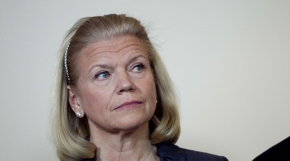 IBMs toppsjef, Ginni Rometty, må forsvare seg mot anklager fra en sinna aksjonær. Et pensjonsfond mener selskapets forhold til NSA har kostet flere milliarder kroner. 