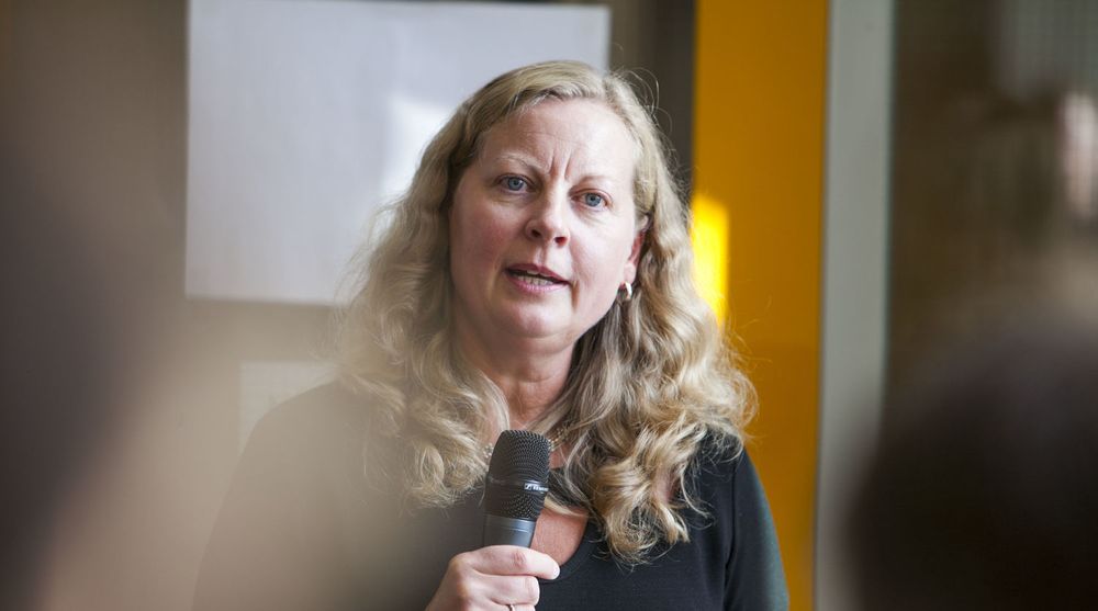 Telenor Norge-sjef Berit Svendsen sier onsdag kveld at de skal redusere antall ansatte med 450 årsverk i løpet av året. Hun utelukker ikke oppsigelser.