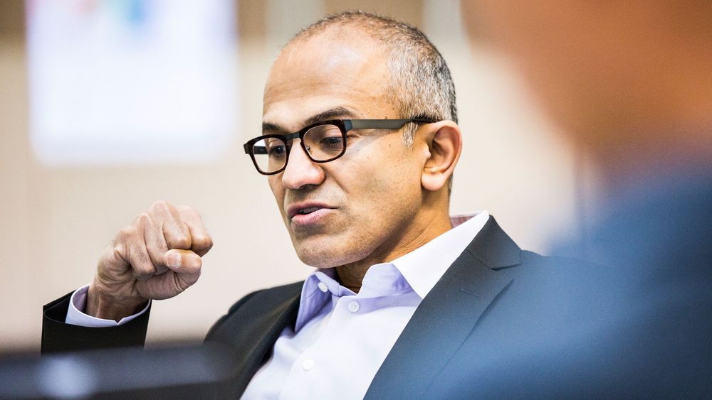 Microsofts nye toppsjef Satya Nadella må nå finne to nye direktører, ifølge lekkasjer i amerikansk presse.