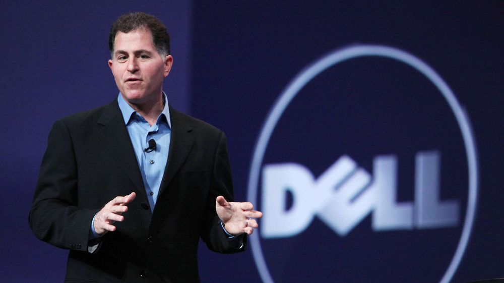 Michael Dell forsøker å kjøpe selskapet han grunnla - og ta det av børs. Det har åpnet opp regnskapene for andre potensielle kjøpere - noe Dells hardeste konkurrenter har benyttet seg av.