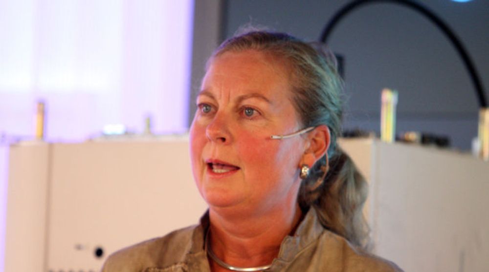 Administrerende direktør i Telenor Norge, Berit Svendsen, mener at selskapet i stor grad har  sammenfallende syn med Direktoratet for Samfunnssikkerhet og Beredskap (DSB) angående utfasingen av det gamle fasttelefoninettet.
