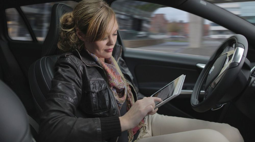 Med Volvos kommende, selvstyrende biler, kan man for eksempel jobbe litt mens man kjører i kø på vei til jobben.