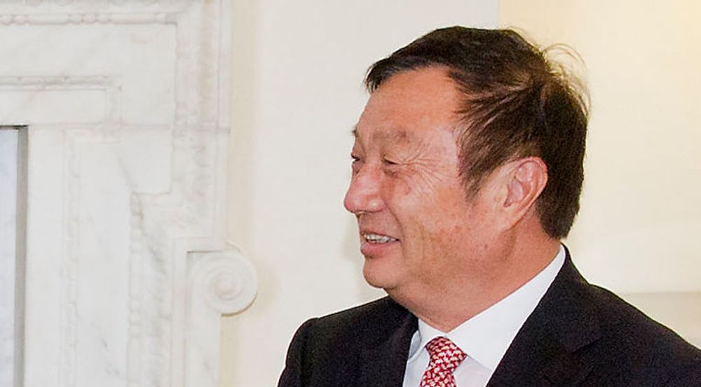 Ren Zhengfei er gründer og styreleder i Huawei. I 2011 innførte han et system der stillingen som administrerende direktør går på omgang mellom tre toppledere som sitter seks måneder om gangen. I april tar Guo Ping over etter Eric Xu. I oktober er det turen til Ken Hu.