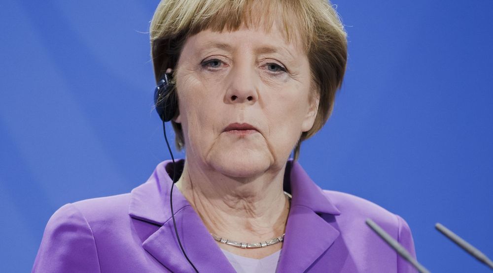 OPPRØRT: Edward Snowdens lekkasje av topphemmelige NSA-dokumenter viste at USAs etterretning overvåket den tyske forbundskansleren Ankela Merkels personlige mobiltelefon i en årrekke. Merkel reagerer kraftig.