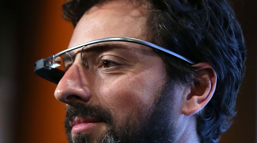 Google Glass kommer ikke til Europa på lenge, bekrefter Google. Her er det medgründer Sergey Brin som viser frem en slik brille.