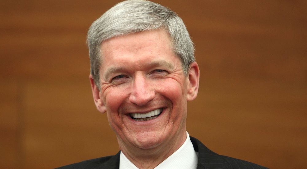 Apple, med Tim Cook i spissen, sparer milliarder i skatter ved å låne penger for å betale tilbake sine aksjonærer. 