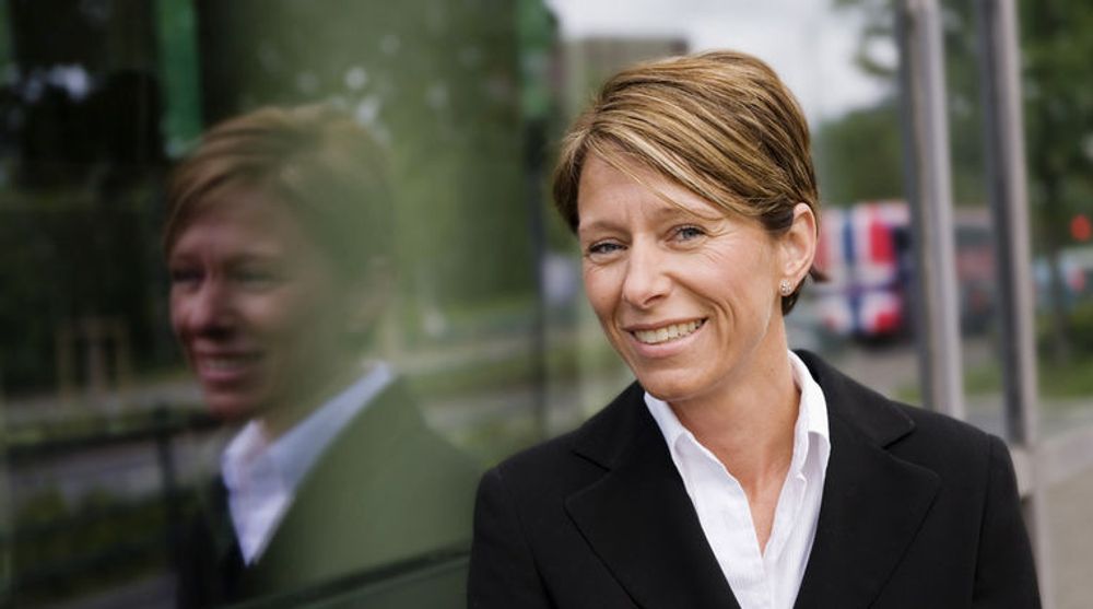 DNBs IT-direktør, Liv Fiksdal, skal i løpet av året dele ut en av Norges største IT-kontrakter. Vil Evry vrakes? 