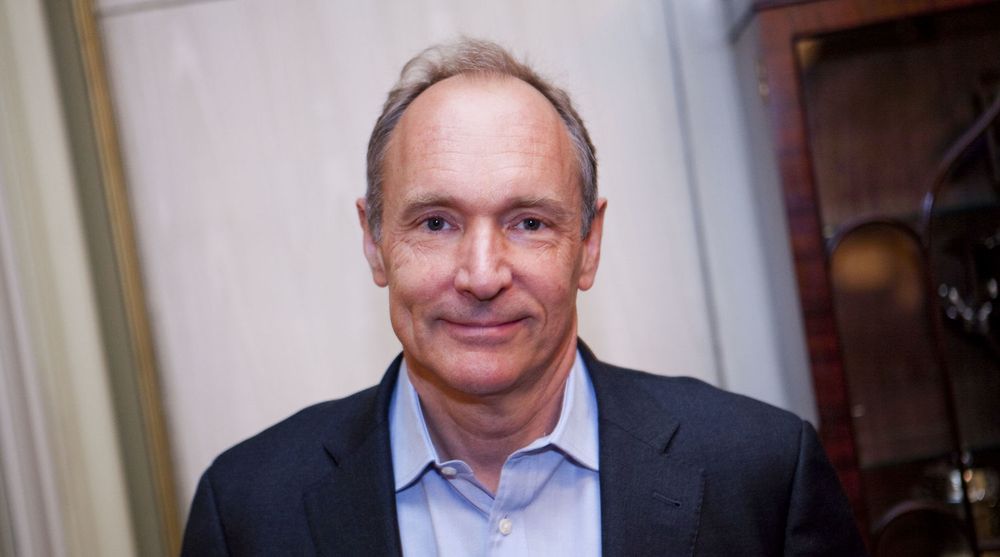 Webens far, Tim Berners-Lee, er ikke bare teknolog, men også en ivrig forkjemper for en på alle måter fri og åpen web. Her er en fotografert under et besøk i Norge.