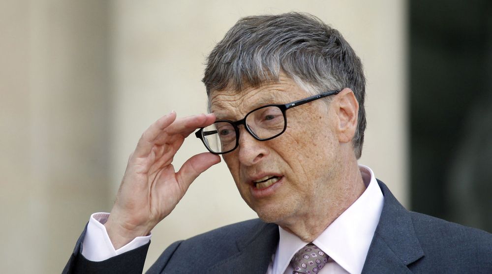 Bill Gates sier han er blant dem som er bekymret for forholdet mellom mennesker og maskiner med et så høy nivå av kunstig intelligens som han mener vi vil oppnå i løpet av noen tiår.