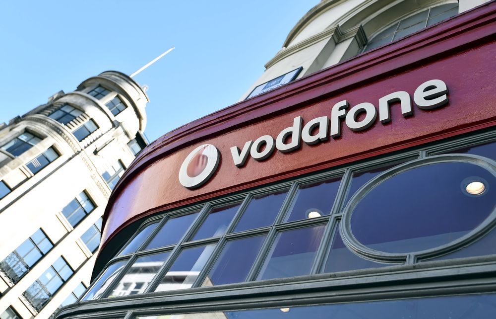 Vodafone UK advarer etter at noen har tappet selskapet for kontoopplysninger tilhørende et par tusen kunder. Bildet er av en butikk i London.
