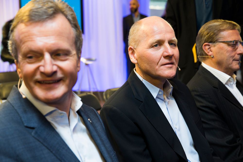 Jon Fredrik Baksaas (til venstre), her sammen med Telenors nye konsernsjef Sigve Brekke og den avgåtte styrelederen Svein Aaser.
