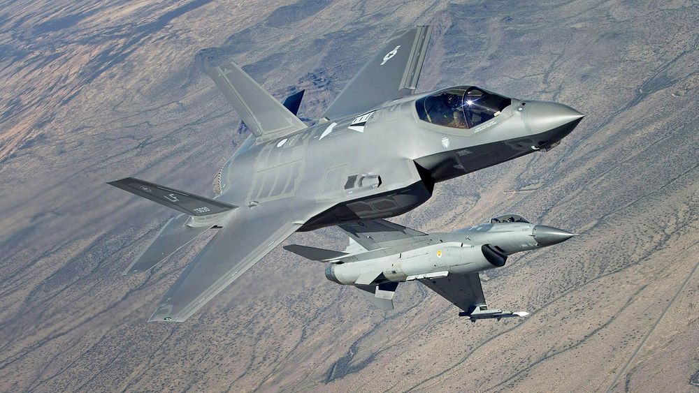 Den danske regjeringen ønsker å gjøre som Norge: Erstatte F-16 med F-35.
