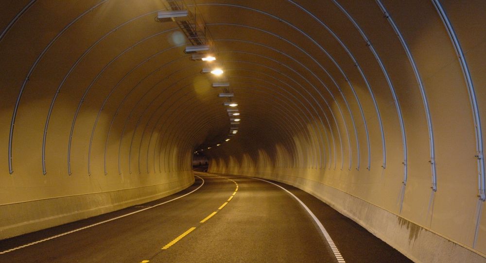 Den 332 meter lange Sædalstunnelen på fylkesveg 188 i Bergen skal vedlikeholdes av den som får tunnelkontrakten. Som flere andre tunneler med liten trafikk, er den sikret mot vann og frost med Giertsen-duk