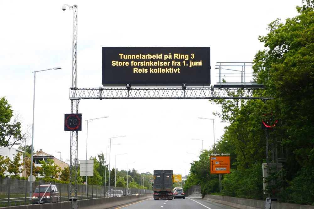 Tunnelarbeidet på Smestad var ventet å skape kø og kaos da den trafikkerte tunnelen måtte stenges for oppgradering i fjor sommer. Nå er tunnelen ferdig og klar for gjenåpning