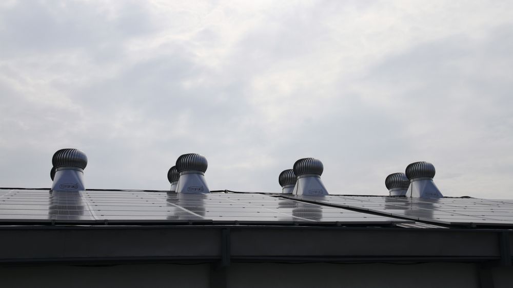 Bank of Indonesia har installert solcellepaneler fra norske Rec Solar. asdf