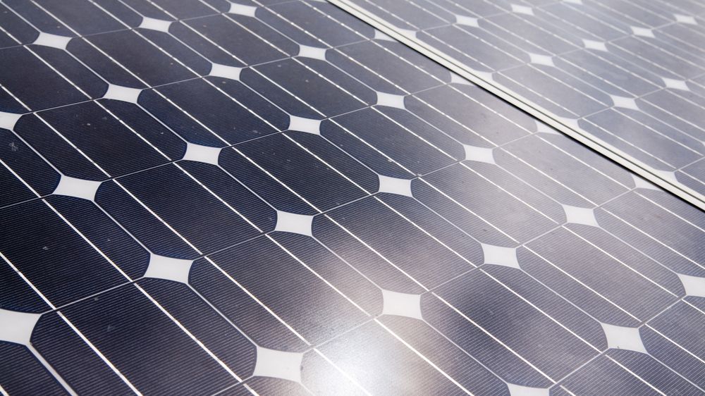 Solkraftgrunderselskapet Otovo mener Hafslund Nett hindrer dem adgang til plusskundemarkedet.