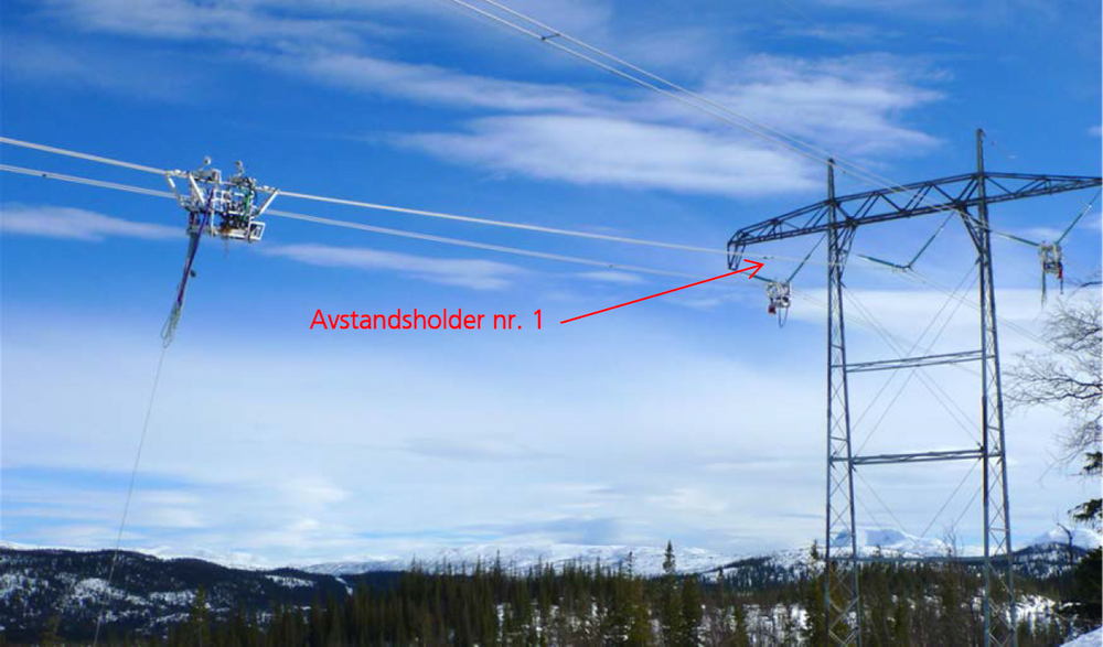 Her er linjevognen som ble brukt da en ansatt i Powerline omkom i en ulykke i Hemnes kommune i Nordland i mai. For denne ulykken viser granskningsrapporten mulige brudd på instruksen for bruk av vogna, men konkluderer ikke entydig med om dette var avgjørende for ulykken.