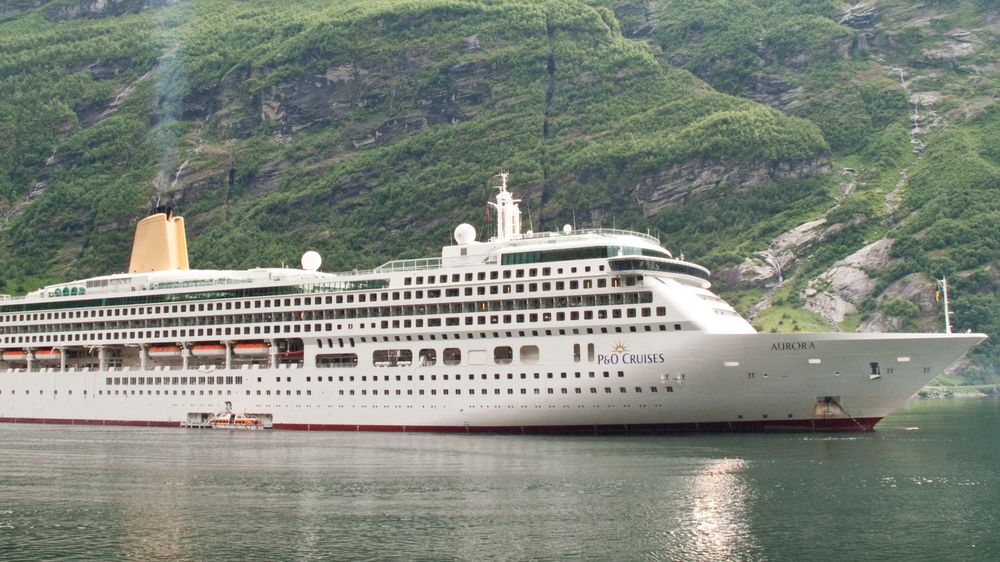 Cruiseskipet Aurora i Geirangerfjorden.