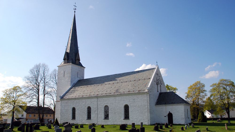Det er nå mulig å administrere sitt medlemsskap i Den norske kirke via en ny, nettbasert løsning. På bildet vises Stavsjø kirke i Ringsaker kommune.