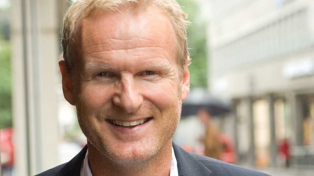 Haakon Dyrnes er administrerende direktør i Komplett mobil.