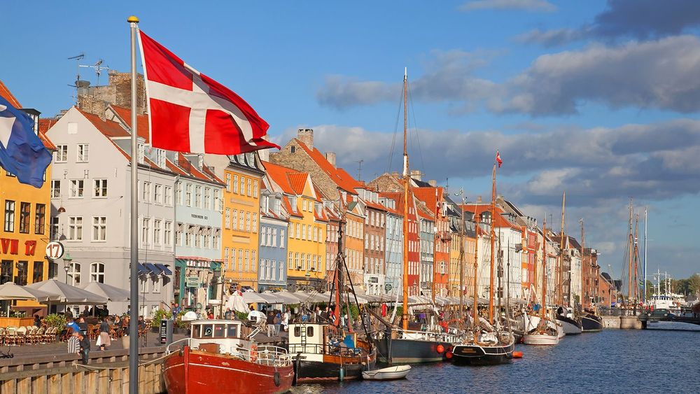 Omsetning og overskudd faller for operatørene i et utfordrende dansk telemarked.
