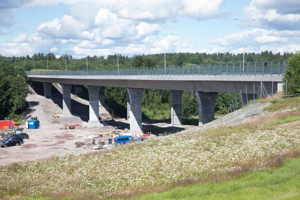 4. juli var begge bruene over Mofjellbekken på E18 i Vestfold igjen klar for trafikk.