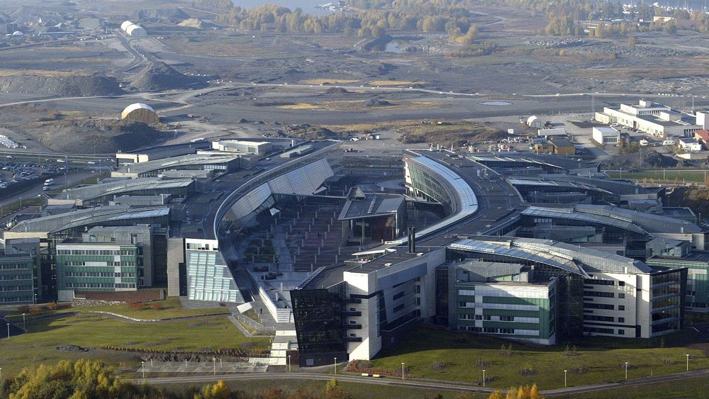 En tirsdag i desember i 2012 dro EFTAs overvåkingsorgan (ESA) og Konkurransetilsynet på uanmeldt besøk hos telegiganten på Snarøya i Bærum.