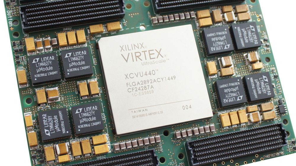 De nye instansene i AWS-nettskyen er utstyrt med mellom 1 og 8 FPGA-er fra Xilinx. Bildet vil en modul for prototyping med den nye eldre FPGA-en Virtex UltraScale XCVU440 fra Xilinx.